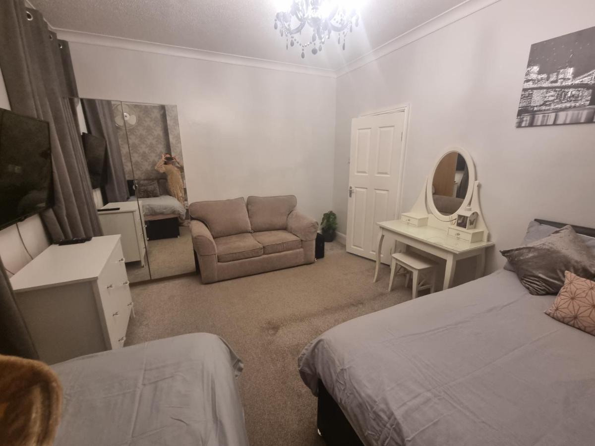 Private Luxury Double Room In Cardiff Exterior foto